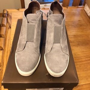 Paola sz 8 gray booties